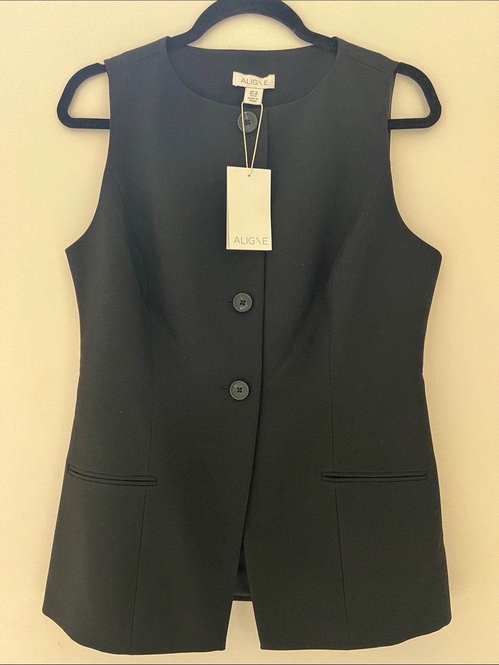 ALIGNE Women's Black Sleeveless Button Vest